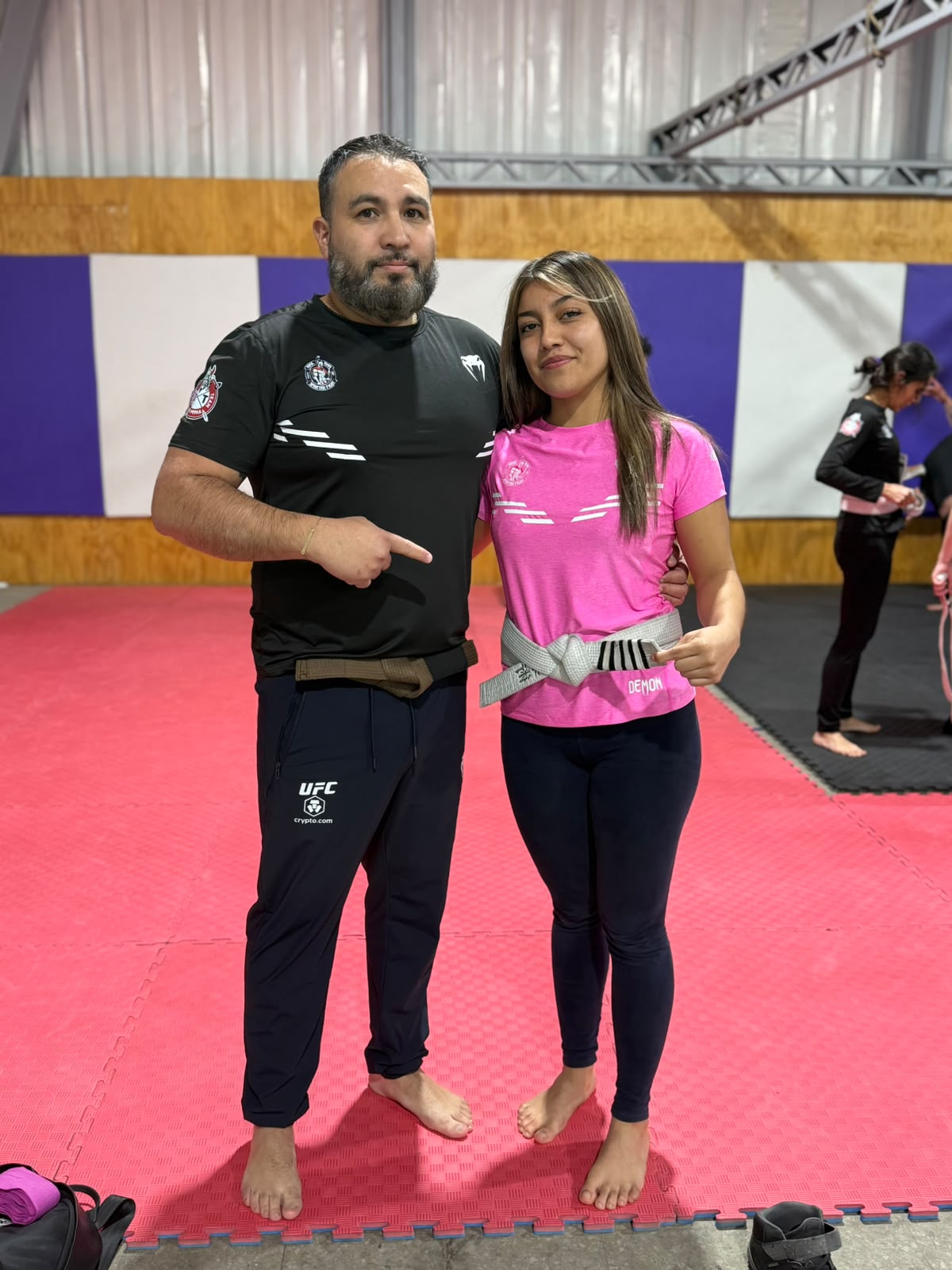 profesor de mma y jou jitsu con alumnos de demon team san ramon